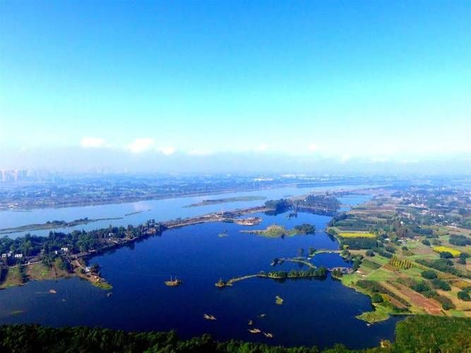 彭山：岷江水道旁的防疫压力与社区韧性