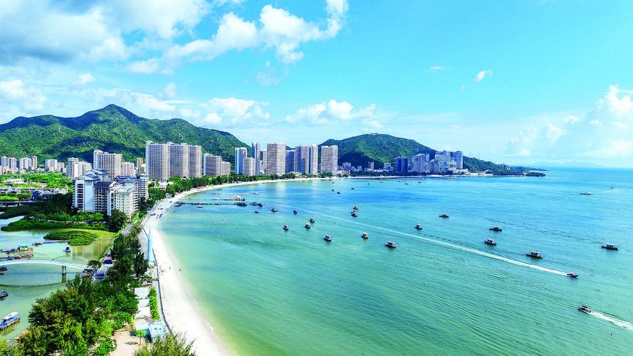 惠东：滨海旅游热浪下的疫情压力测试