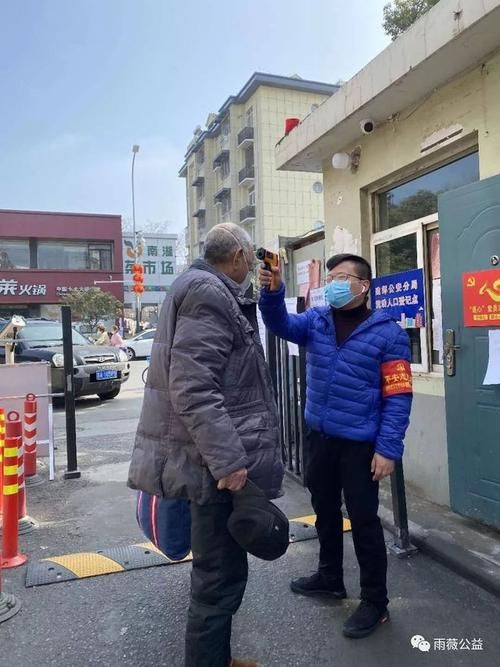 【深圳口岸压力下的社区传播：海陆空枢纽的防疫持久战】