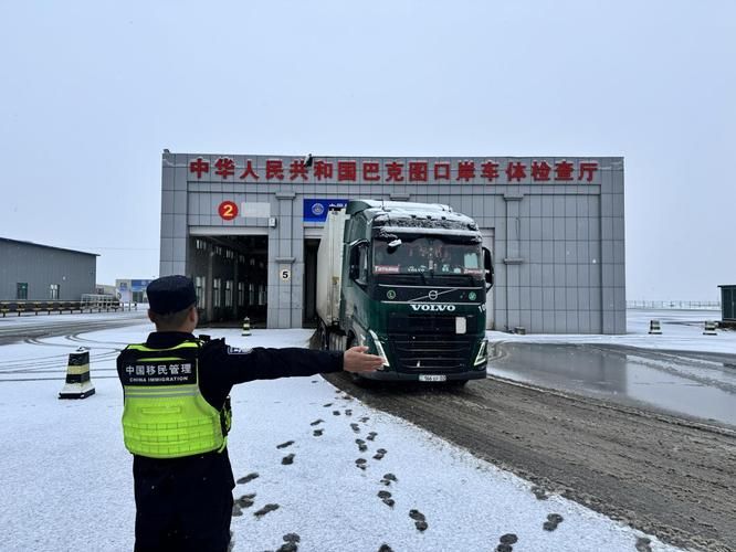 边境枢纽的防疫压力：凭祥市口岸防控下的零感染坚守