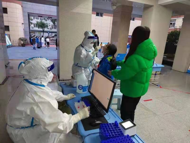 高原卫星城与病毒赛跑：西昌疫情下的地理屏障与防控博弈