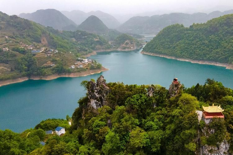 长阳土家族自治县：清江画廊屏障下的零感染坚守
