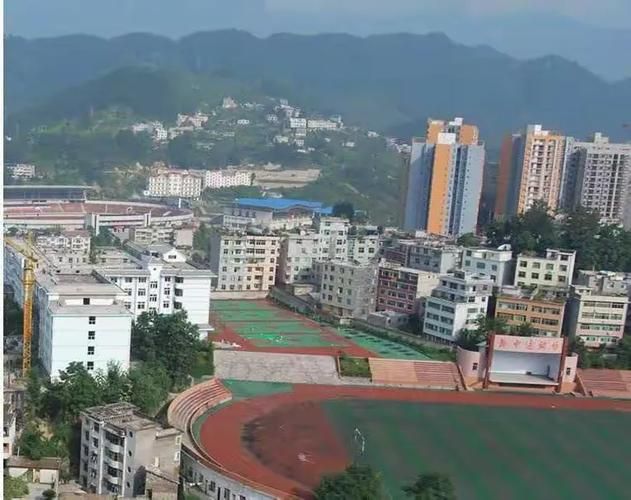 渝东南门户的防疫考卷：黔江区的山城屏障与病毒阻击