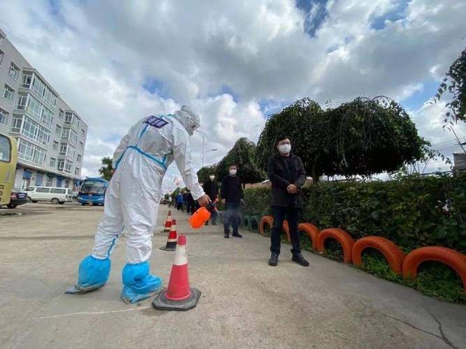 浔阳江畔的防疫战:一座港口城市的疫情承压与地理屏障