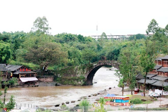 广安市疫情观察：川东门户的交通枢纽压力与防控实践
