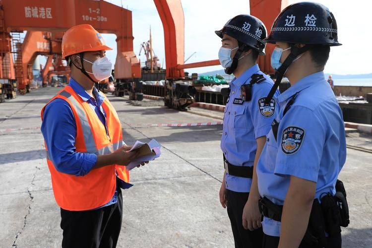 【渤海湾畔的防疫坚守：秦皇岛港口城市如何构筑疫情防线】