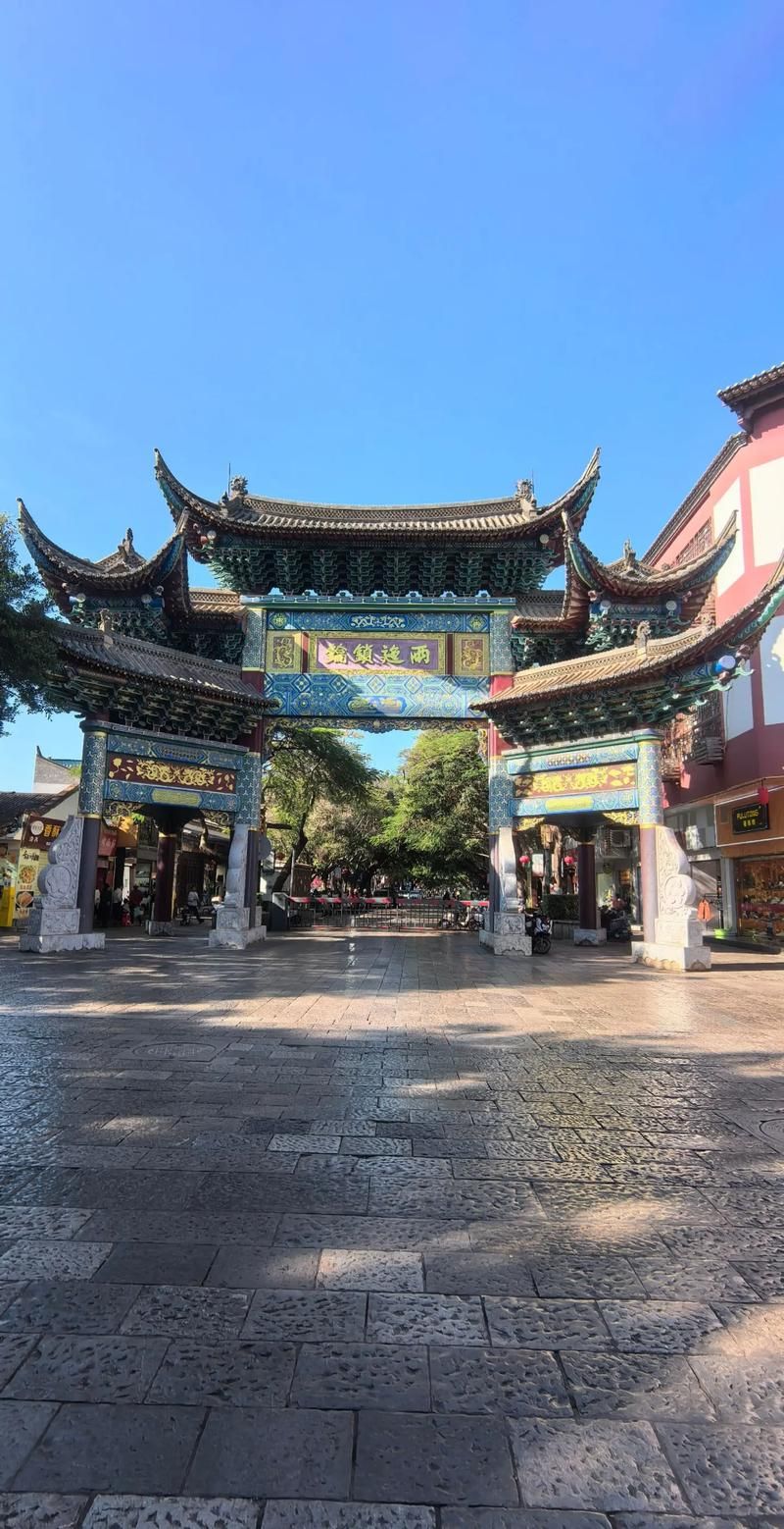 建水古城：滇南交通枢纽下的疫情破防与围堵
