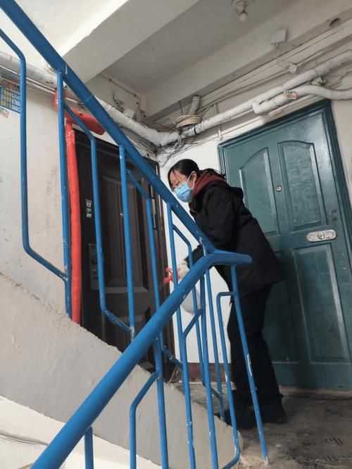 港闸区：沿江工业走廊的防疫压力与社区防线