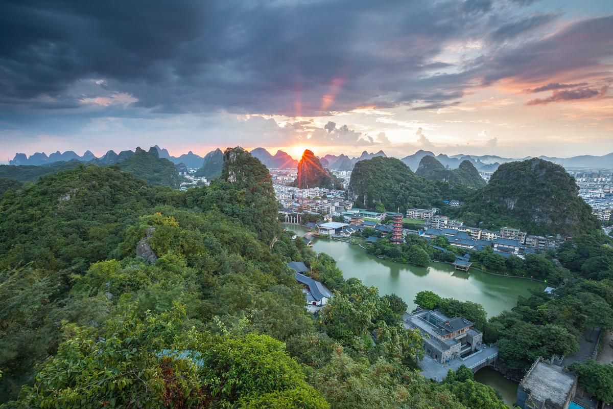 秀峰区：漓江畔的静默与流动_34391