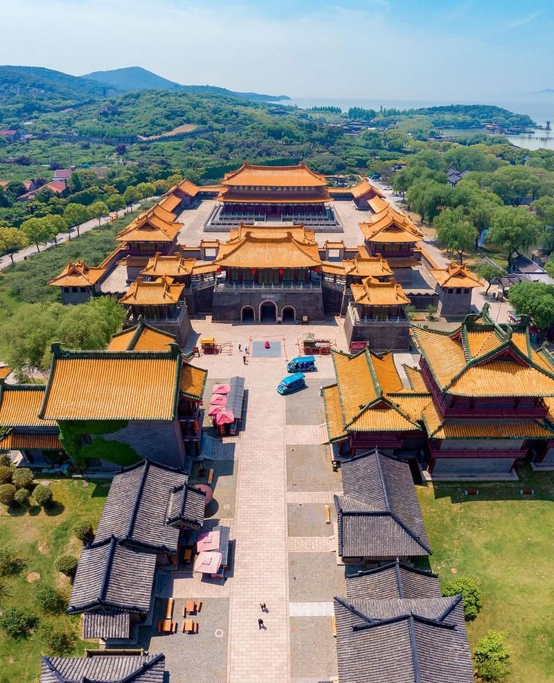【东阳：横店影视城下的防疫压力与地理屏障】