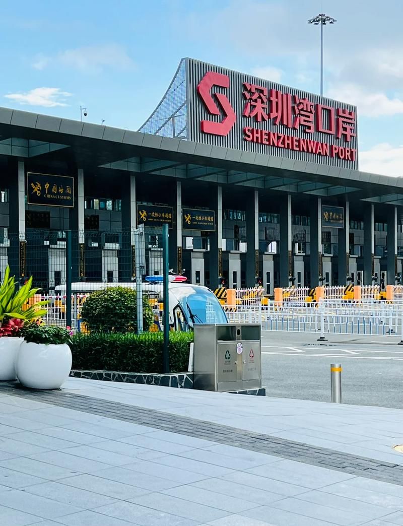 深圳口岸压力下的社区防线:滨海城市的防疫逻辑